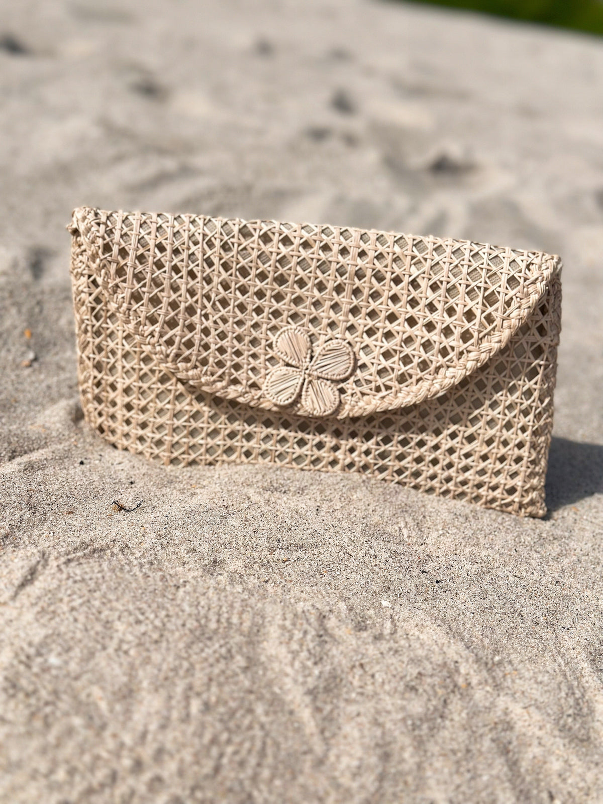 Natural Straw Envelope Flower Clutch-3